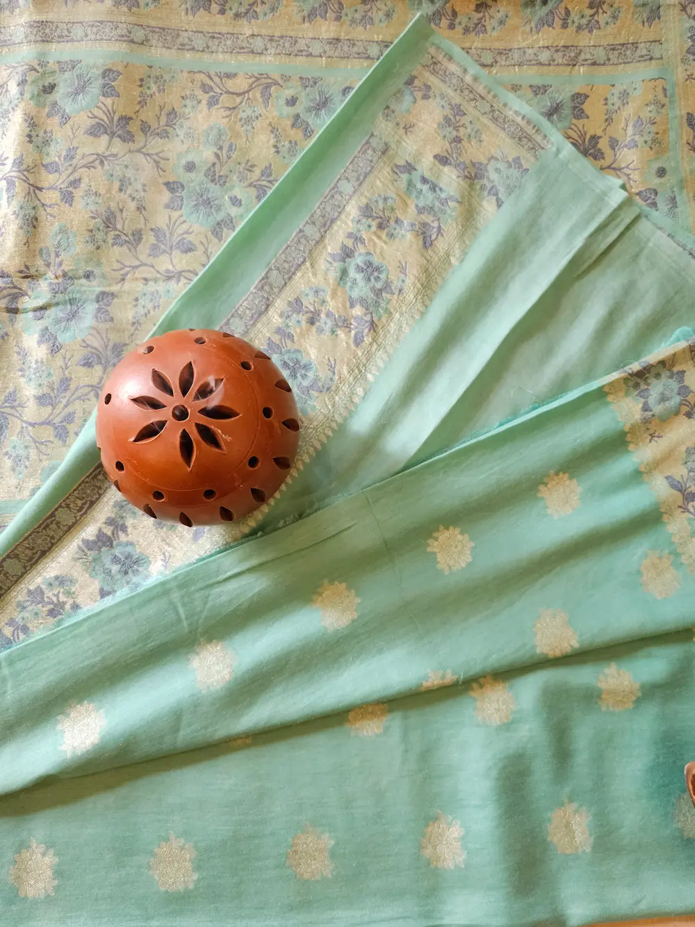 Moonga Silk Minakari Cutwork Banarasee Saree in Sea Green color